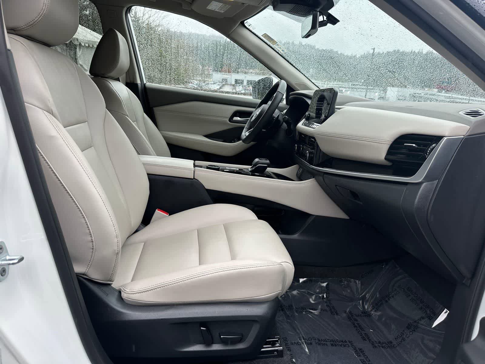Used 2023 Nissan Rogue SL w/ SL Premium Package image 13
