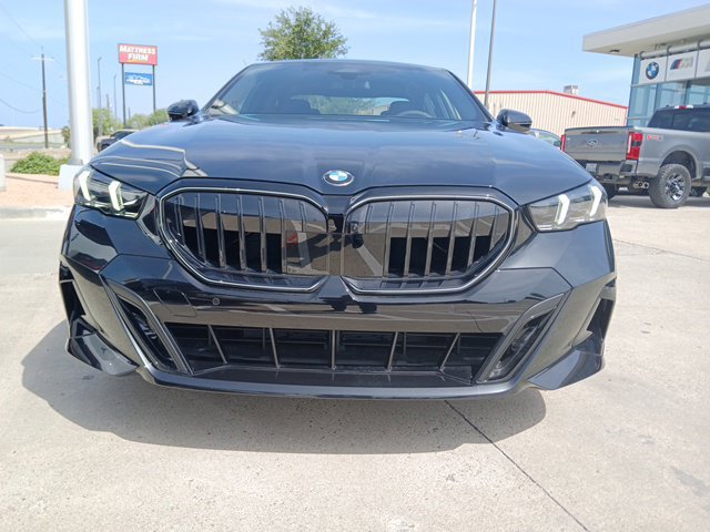 New 2027 BMW 530i xDrive w/ Executive Package AWD/4WD image 2