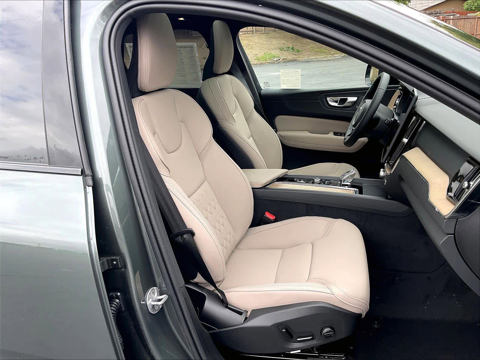 New 2026 Volvo XC60 B5 Plus w/ Climate Package AWD/4WD image 31