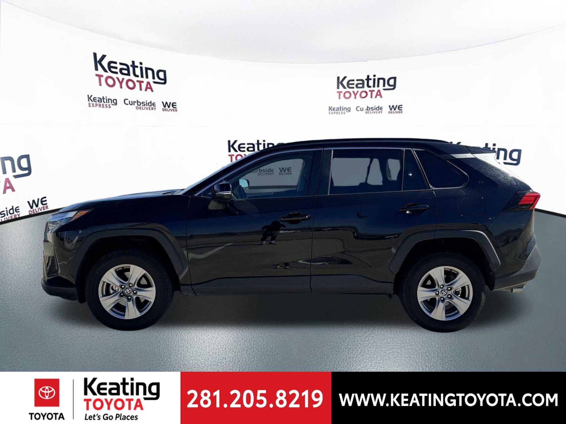 Used 2025 Toyota RAV4 XLE image 6