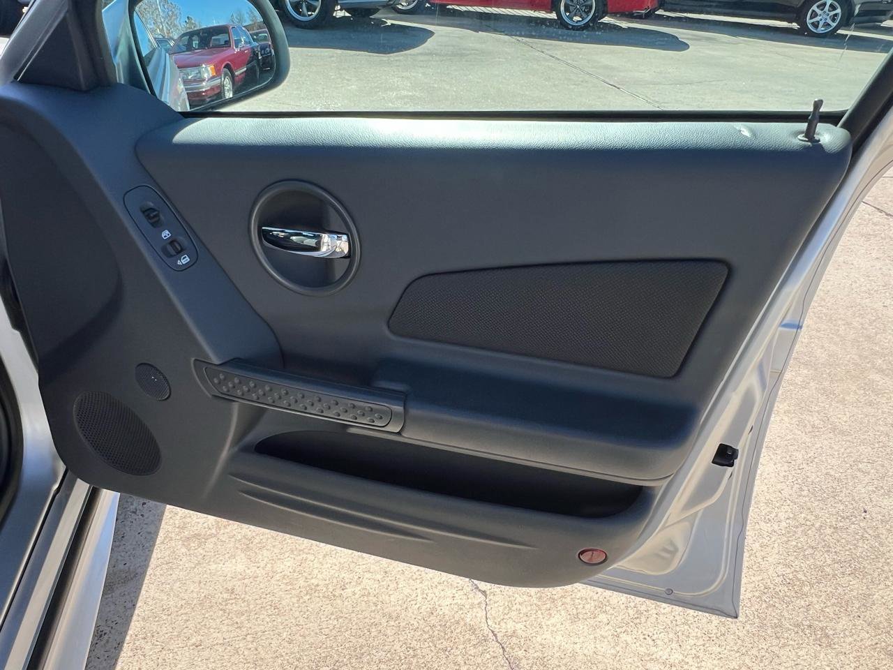 Used 2005 Pontiac Grand Prix GTP w/ Leather Trim Package image 25