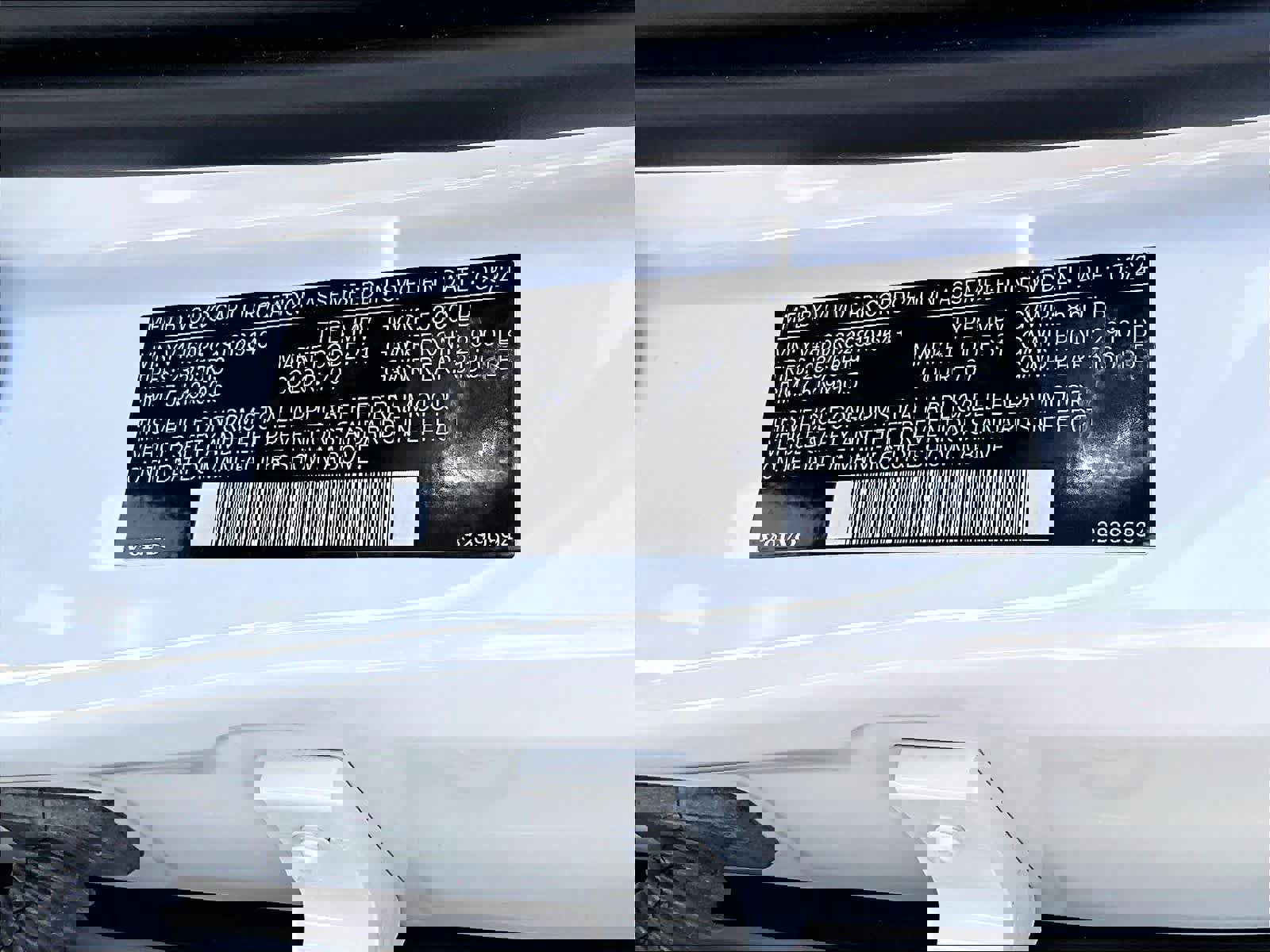 Used 2025 Volvo XC60 T8 Plus w/ Protection Package Premier image 28