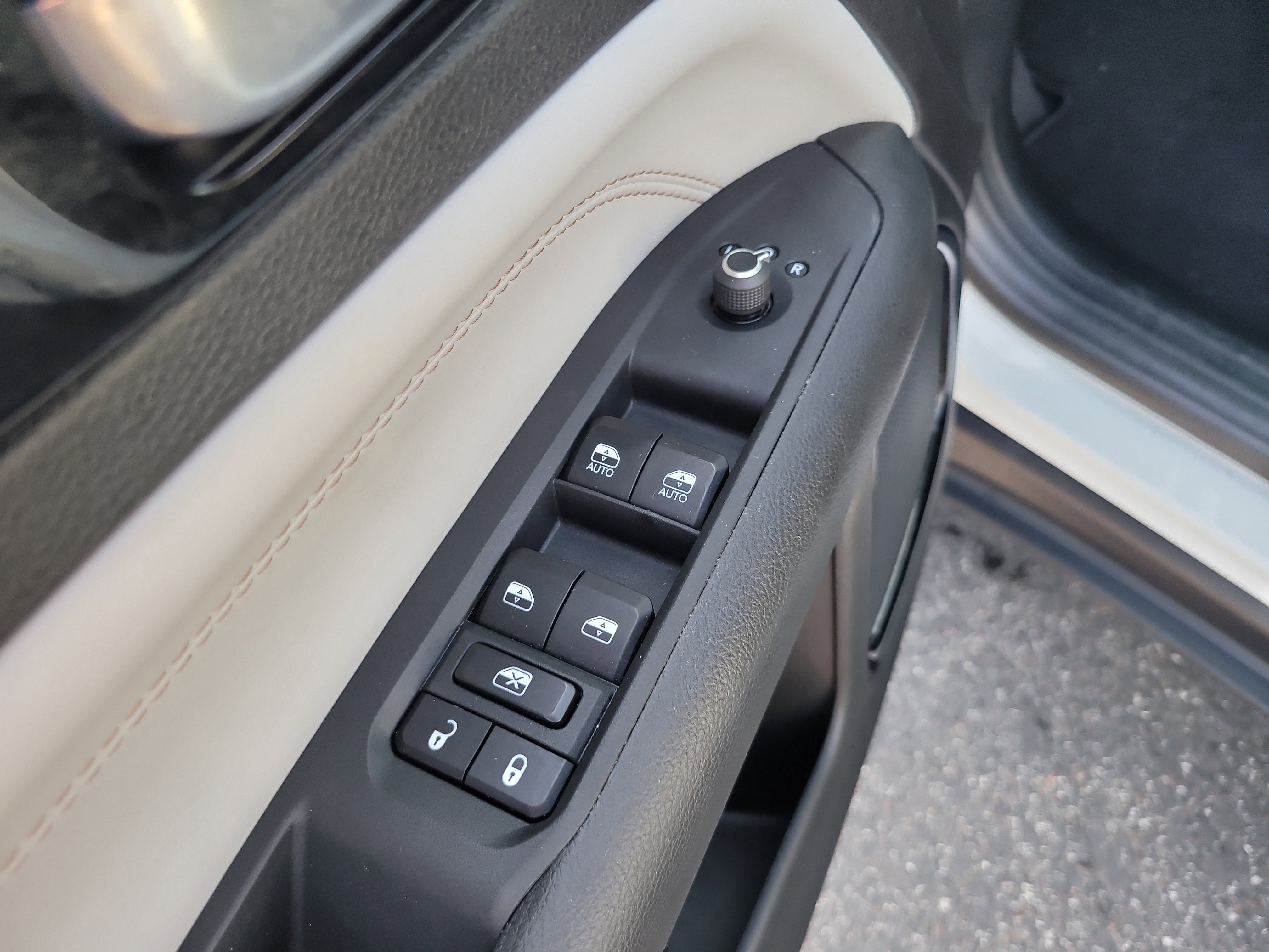 Used 2024 Jeep Compass Limited image 15