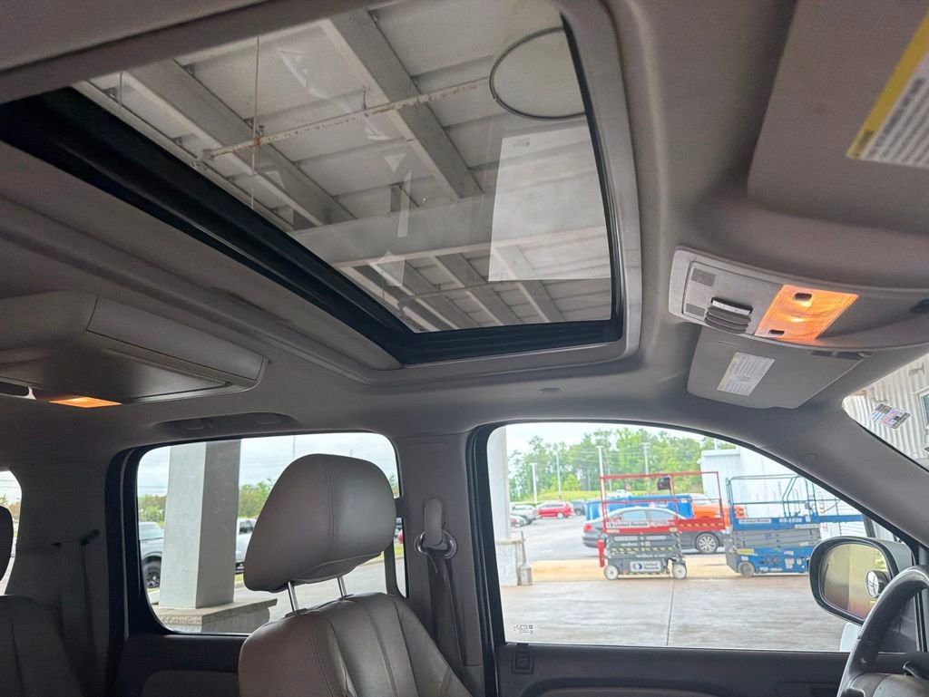 Used 2012 Chevrolet Suburban LT w/ Luxury Package RWD image 15