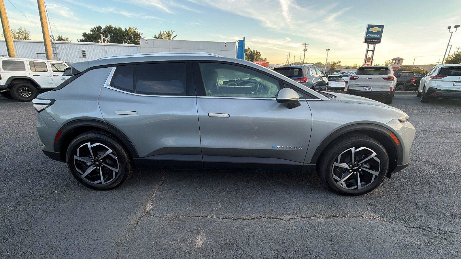 New 2026 Chevrolet Equinox EV LT FWD image 7