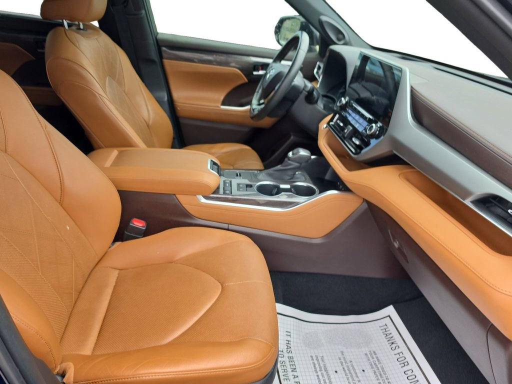 Used 2020 Toyota Highlander Platinum FWD image 15