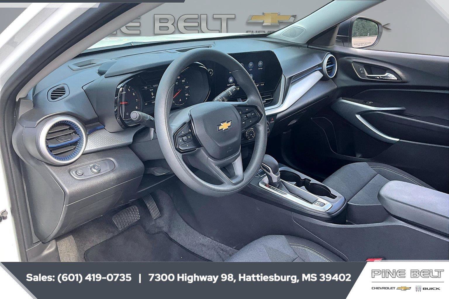 Used 2026 Chevrolet Trax LS FWD image 12