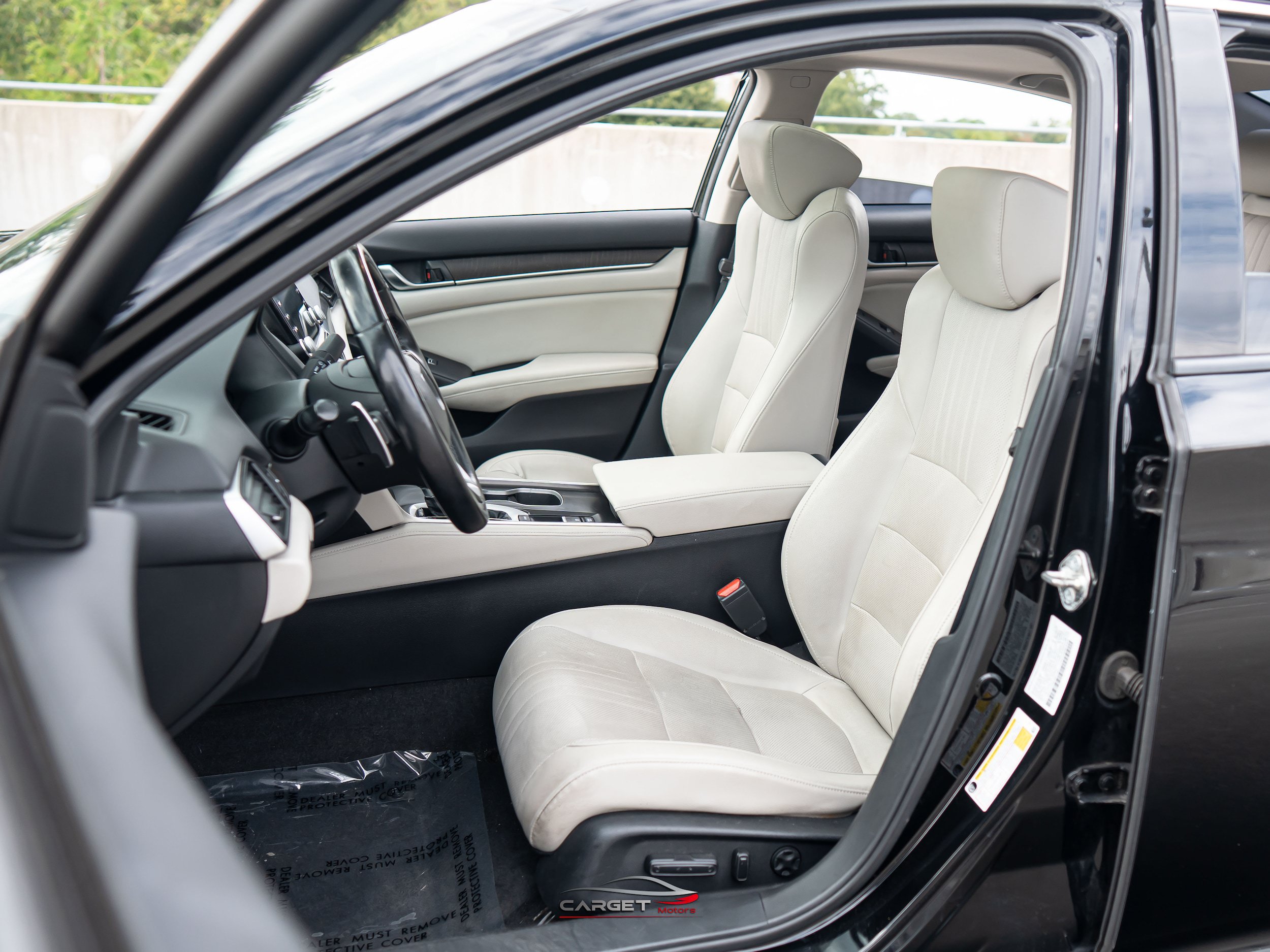 Used 2018 Honda Accord Touring image 15