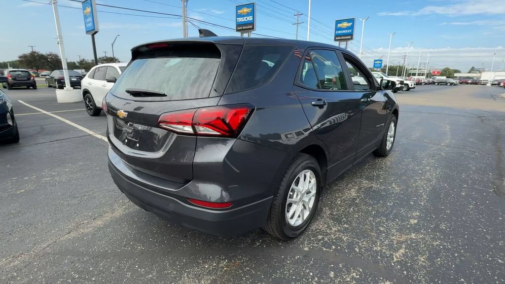 Used 2022 Chevrolet Equinox LS FWD image 8