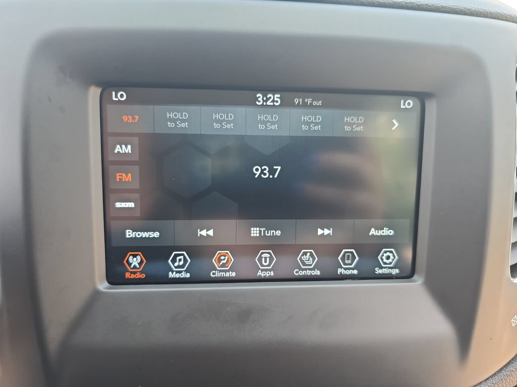 Used 2018 Jeep Compass Latitude w/ Popular Equipment Group AWD/4WD image 21