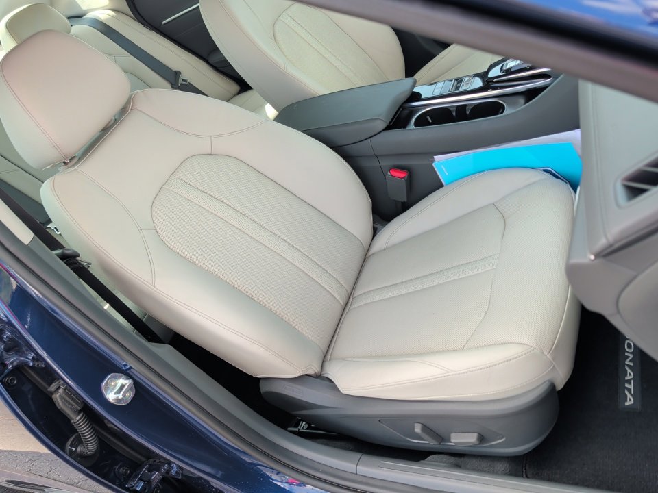Certified 2022 Hyundai Sonata Limited w/ Cargo Package FWD image 28