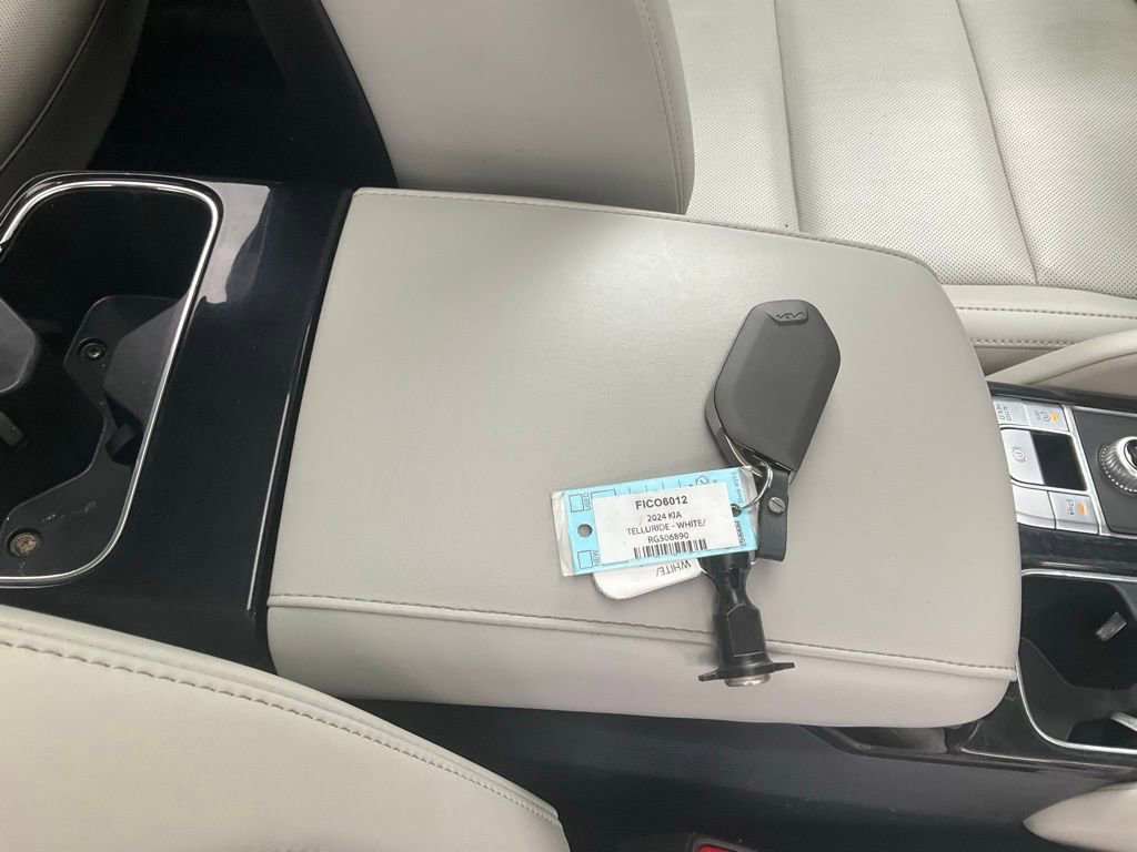 Used 2024 Kia Telluride S w/ S Sunroof Package FWD image 33
