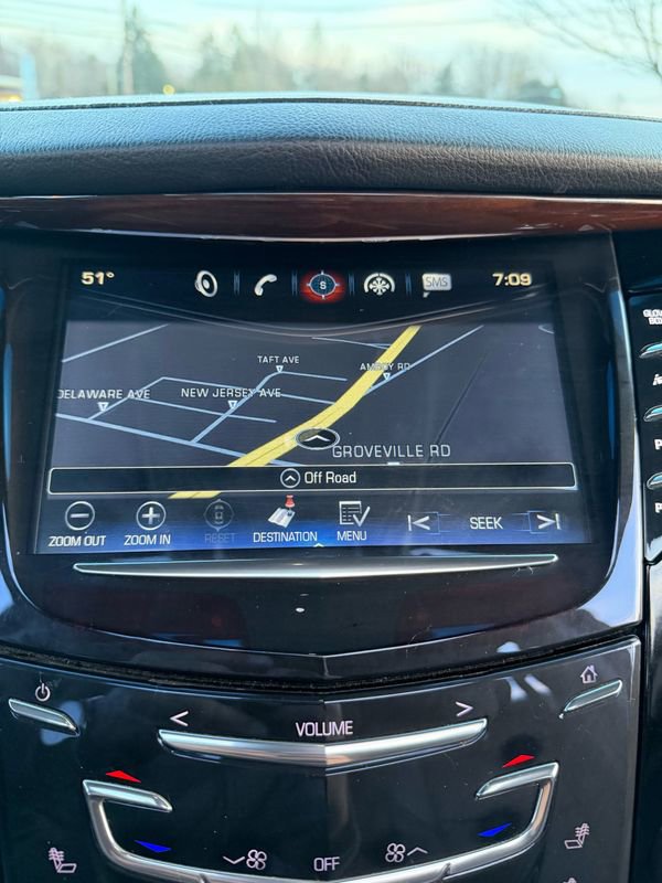 Used 2019 Cadillac Escalade ESV Luxury image 17