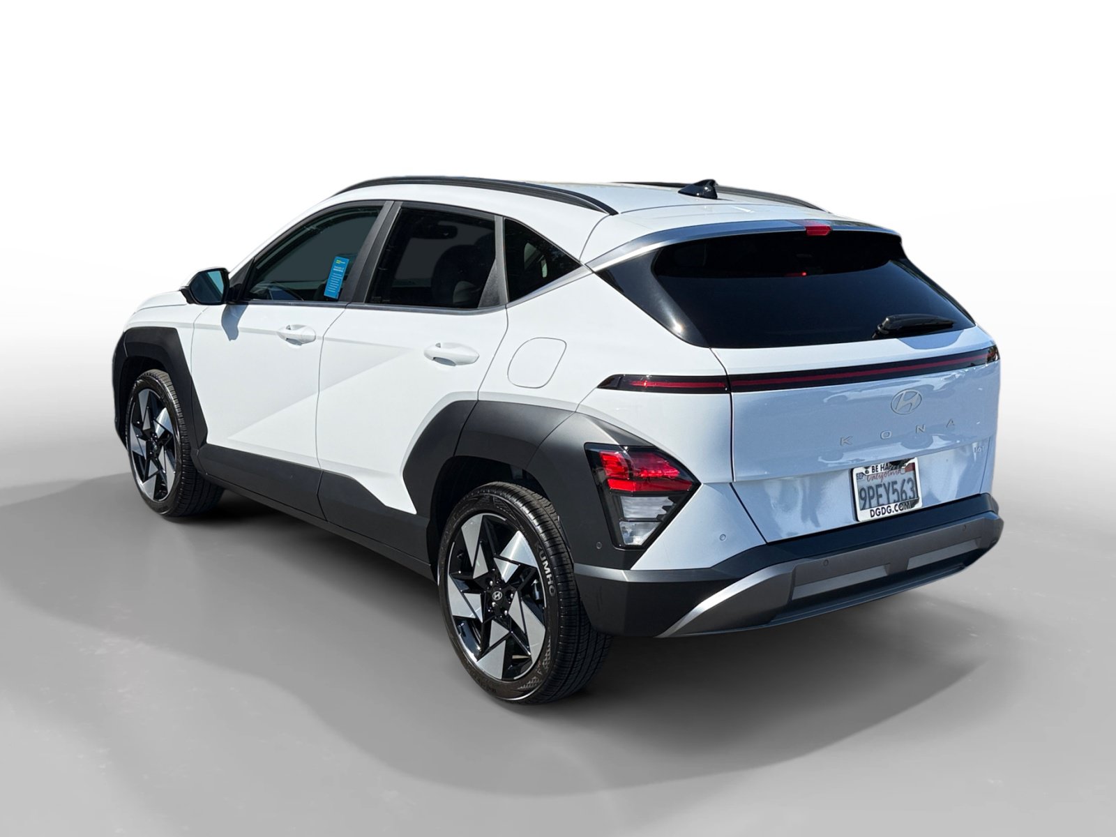 Certified 2025 Hyundai Kona Limited FWD image 3