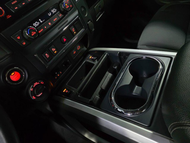Used 2023 Nissan Titan SV w/ SV Convenience Package image 26