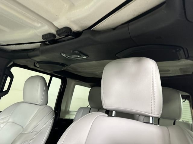 Used 2022 Jeep Wrangler Unlimited Sahara image 12