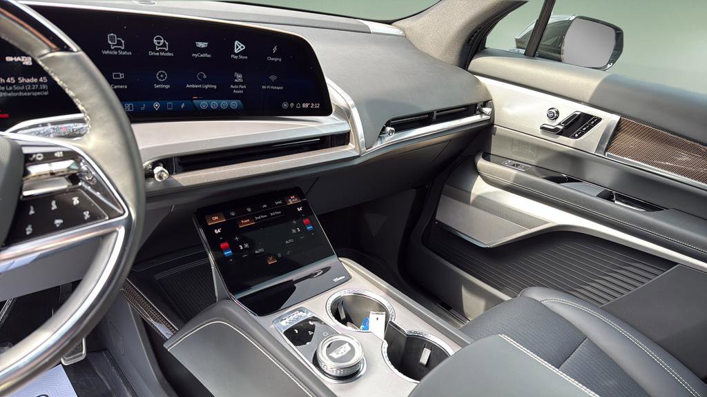 Certified 2026 Cadillac Vistiq Sport w/ LPO, Floor Liner Package AWD/4WD image 37