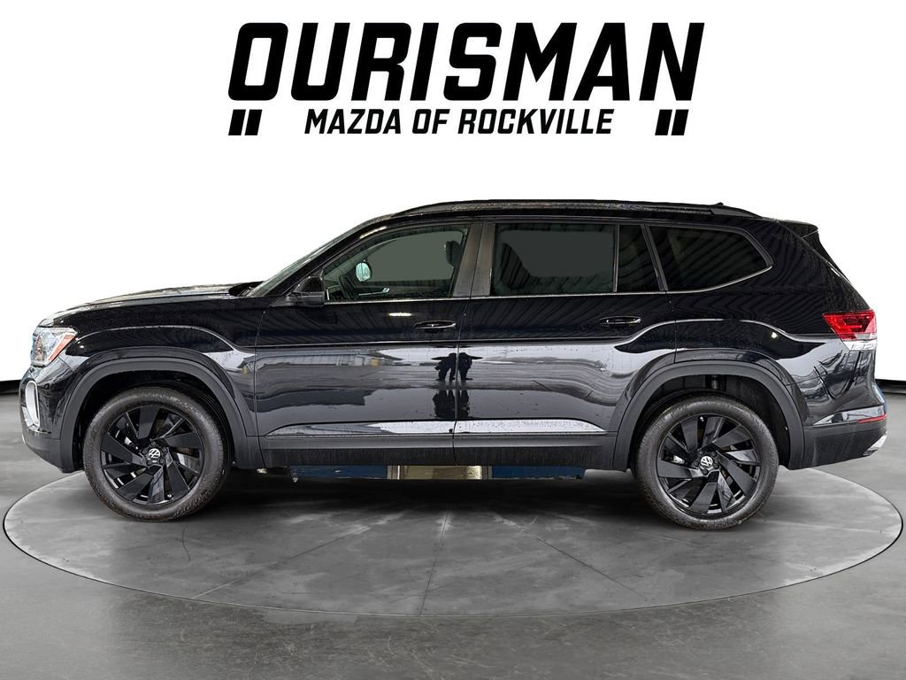 Used 2025 Volkswagen Atlas SE w/ Panoramic Sunroof Package image 3