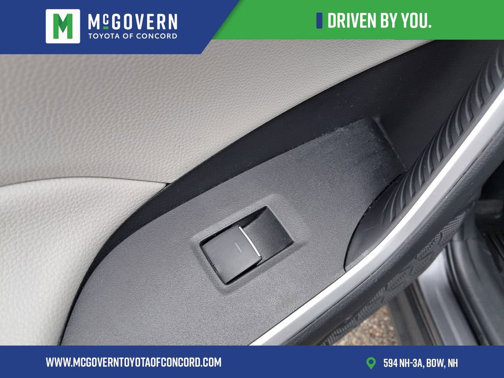 Used 2024 Toyota RAV4 XLE AWD/4WD image 21
