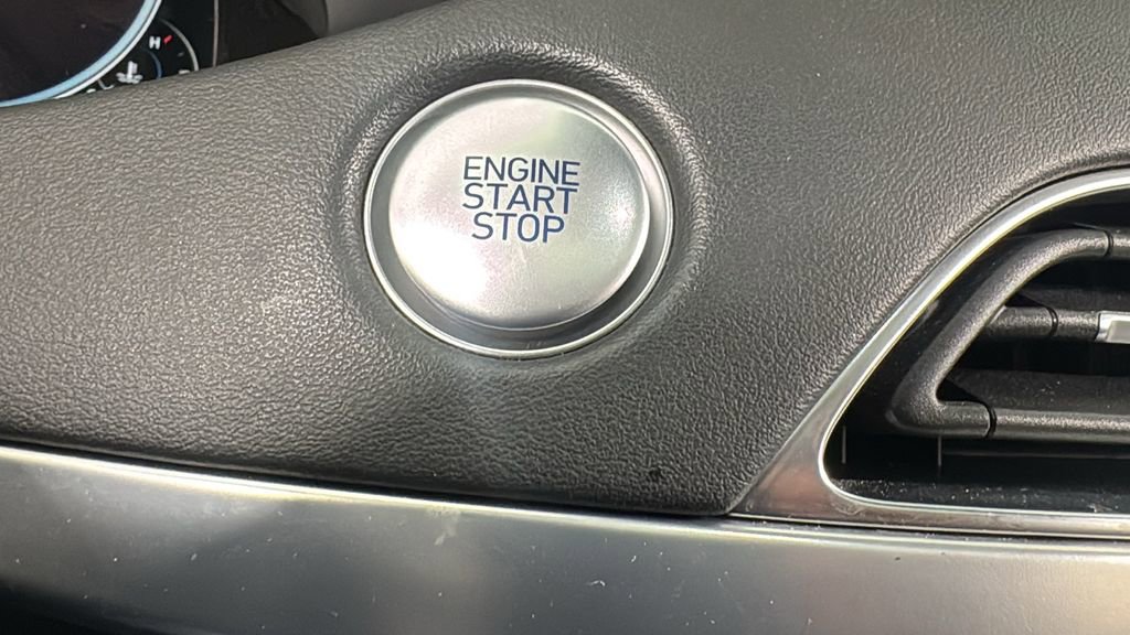 Used 2022 Hyundai Palisade Limited w/ Winter Package image 25