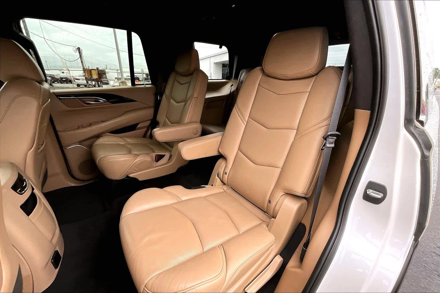 Used 2020 Cadillac Escalade Platinum RWD image 22