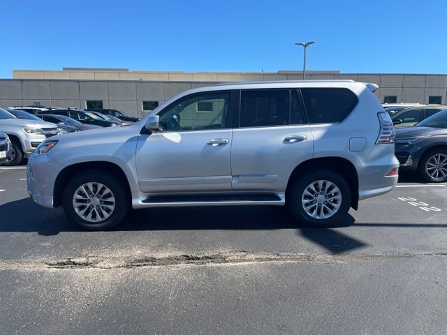 Used 2017 Lexus GX 460 Premium AWD/4WD image 3