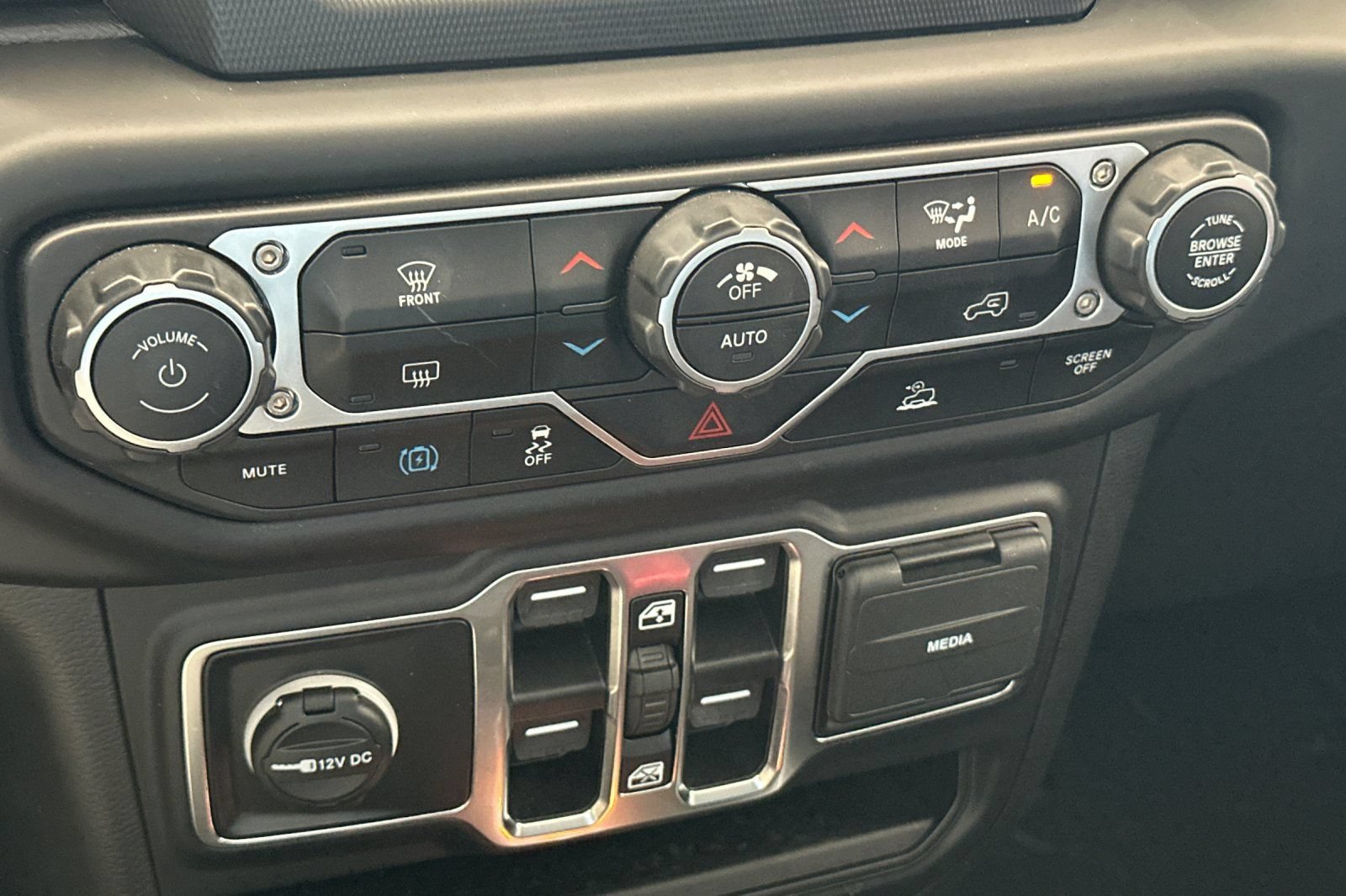Used 2023 Jeep Wrangler Unlimited AWD/4WD image 20