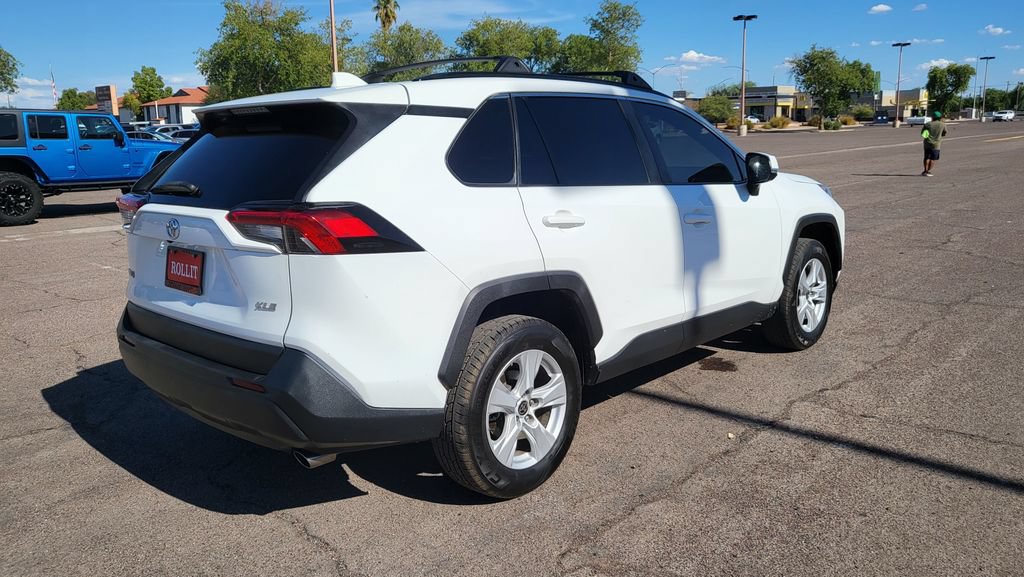 Used 2021 Toyota RAV4 XLE w/ Convenience Package FWD image 11