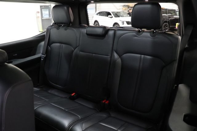 Used 2025 Jeep Wagoneer 4WD w/ Premium Group I image 35
