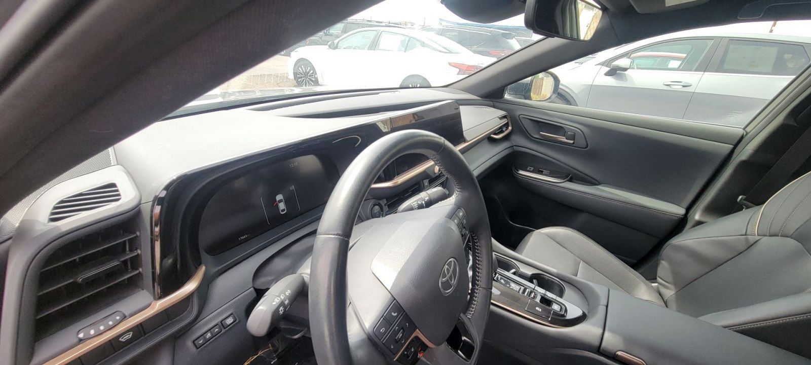 Used 2025 Toyota Crown XLE image 7