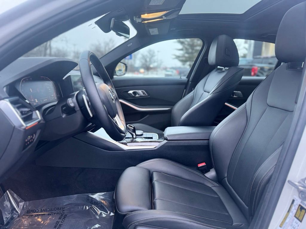 Used 2022 BMW 330i xDrive Sedan w/ Premium Package image 16