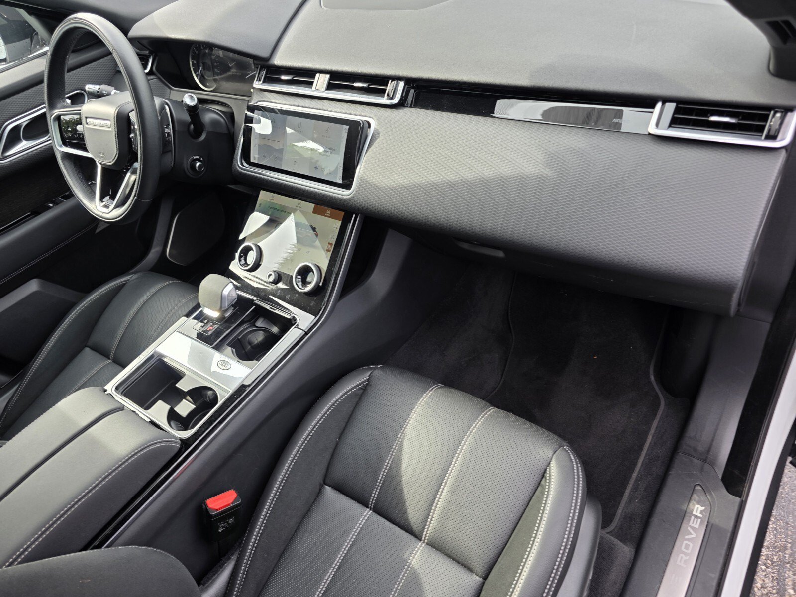 Certified 2023 Land Rover Range Rover Velar S AWD/4WD image 28