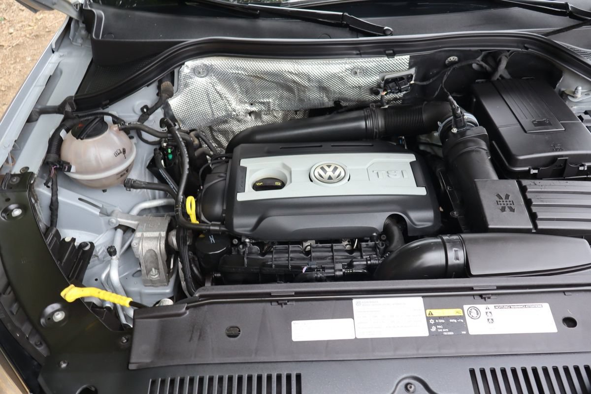 Used 2014 Volkswagen Tiguan SEL AWD/4WD image 39