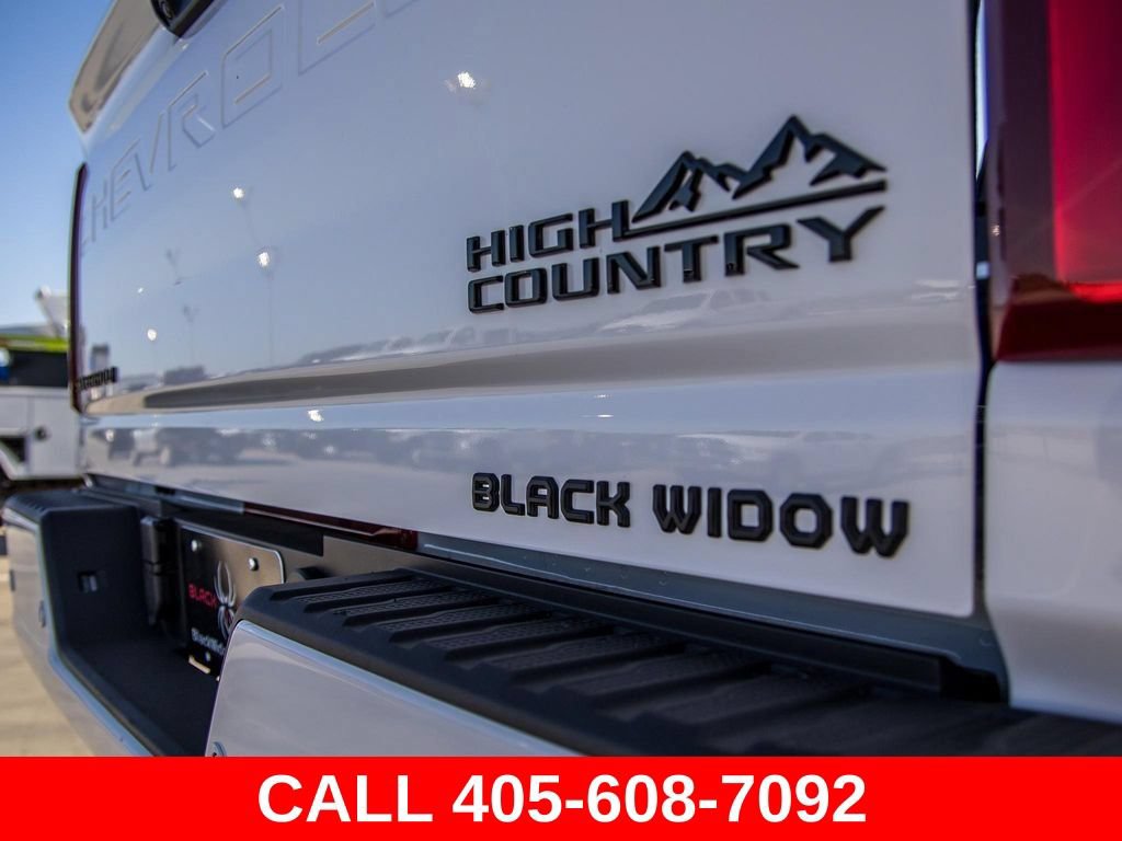 Used 2025 Chevrolet Silverado 3500 High Country w/ High Country Premium Package AWD/4WD image 16
