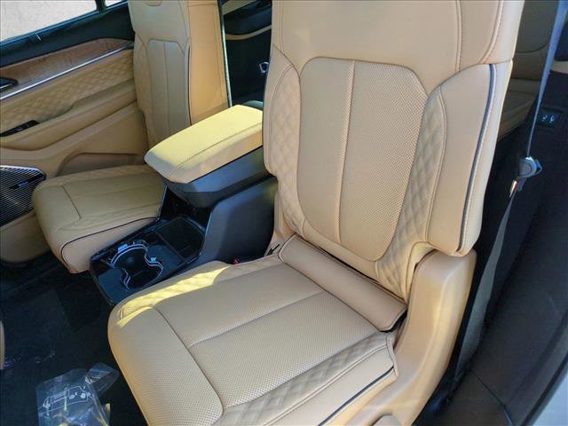 New 2026 Jeep Grand Cherokee L Summit image 16