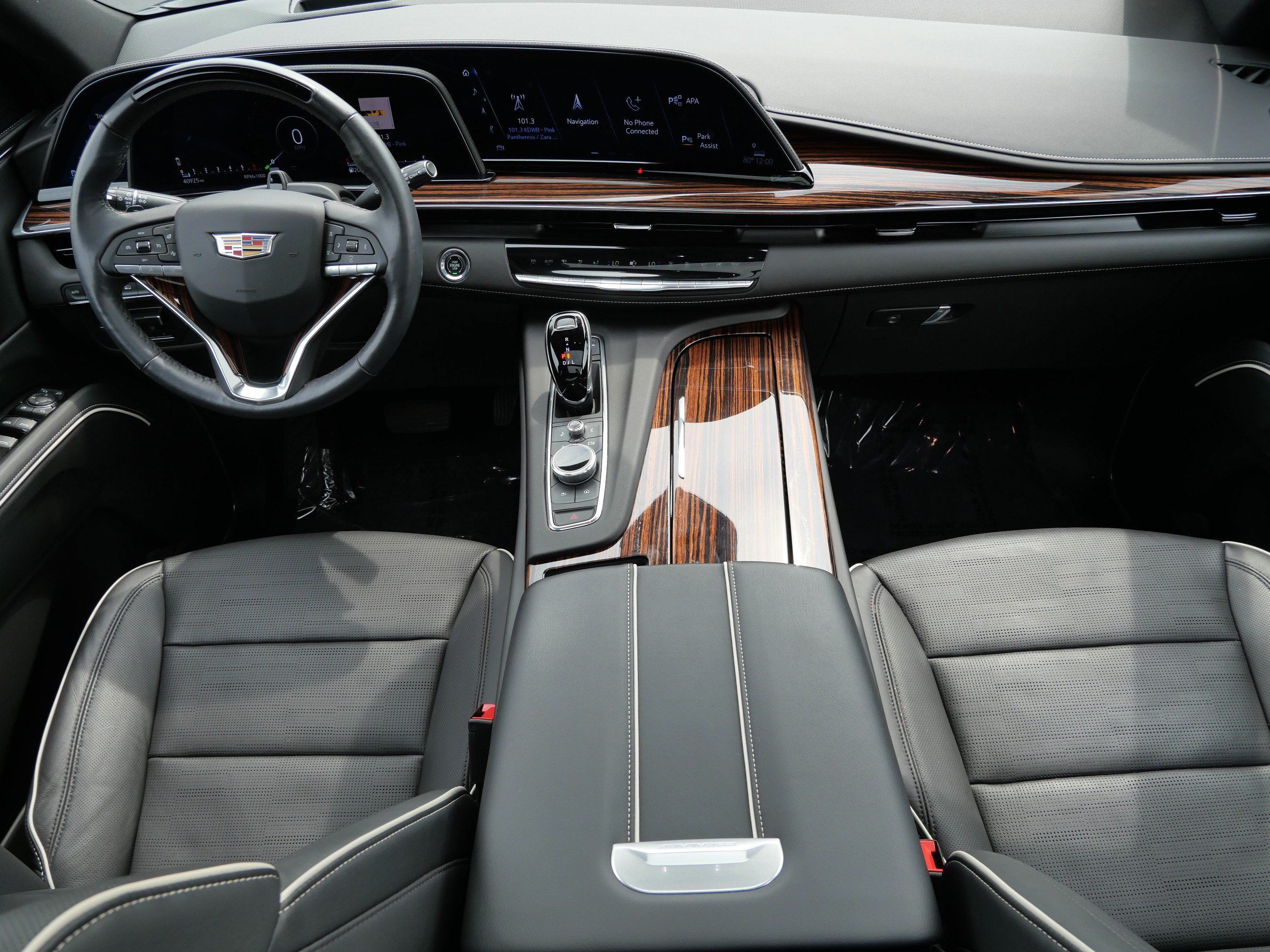 Certified 2023 Cadillac Escalade ESV Premium Luxury w/ Performance Package AWD/4WD image 8