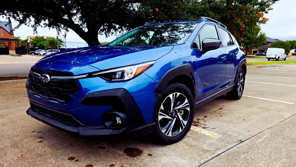 Used 2024 Subaru Crosstrek 2.0i Premium AWD/4WD image 3