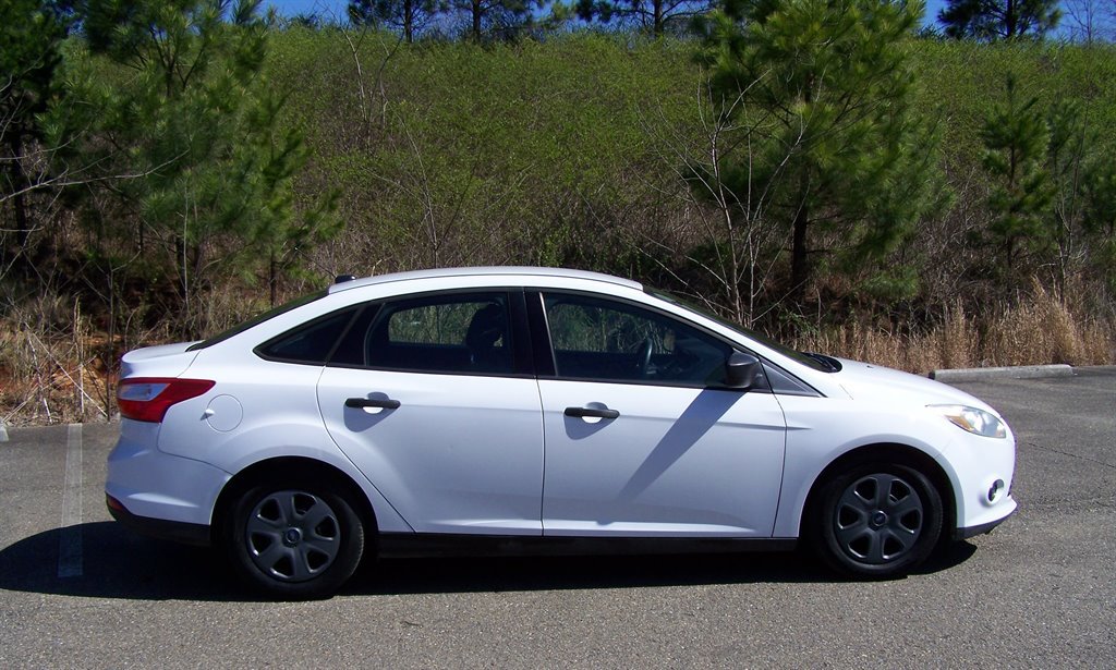 Used 2013 Ford Focus S FWD image 31