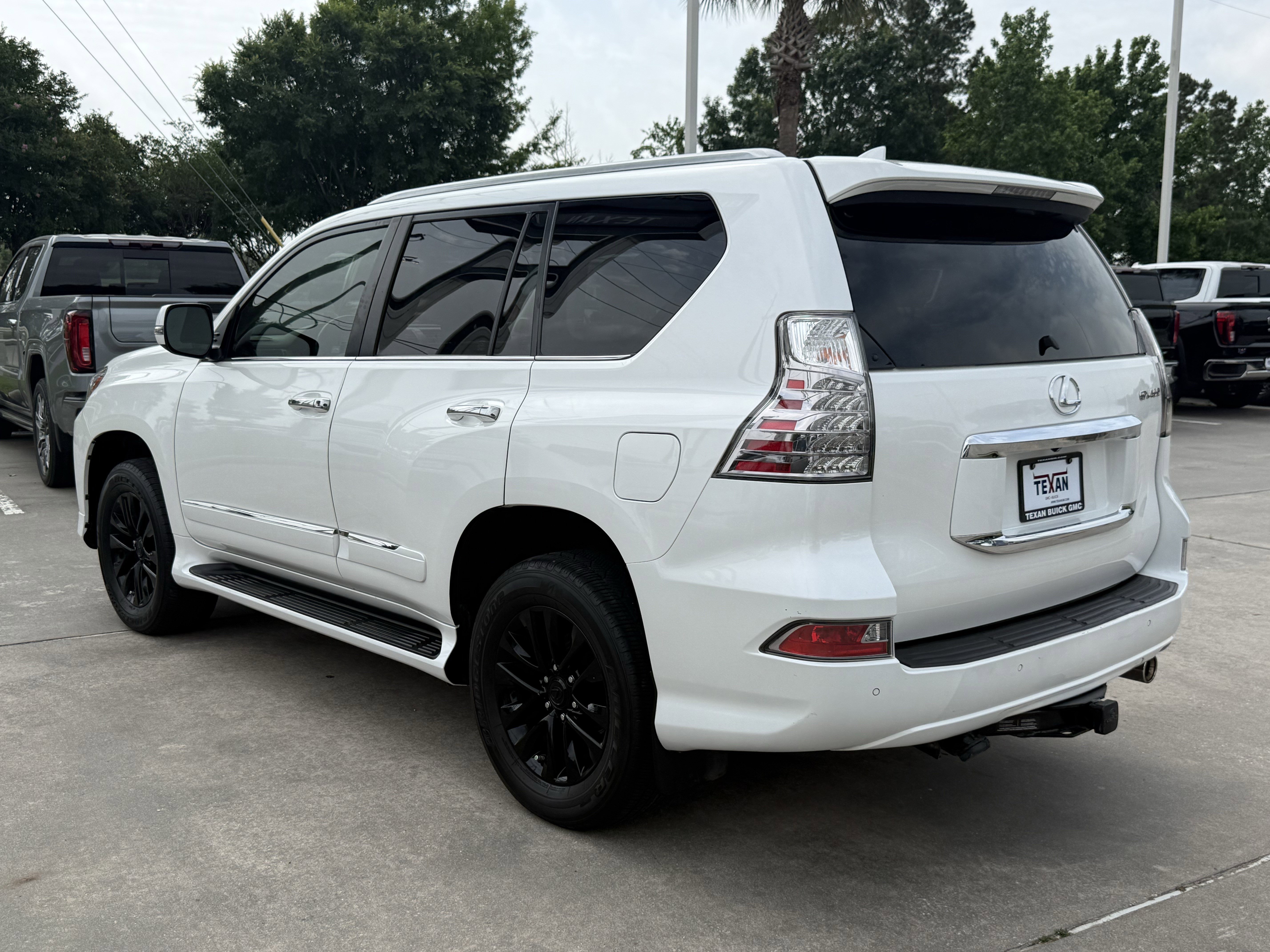 Used 2019 Lexus GX 460 Premium w/ Premium Package AWD/4WD image 7