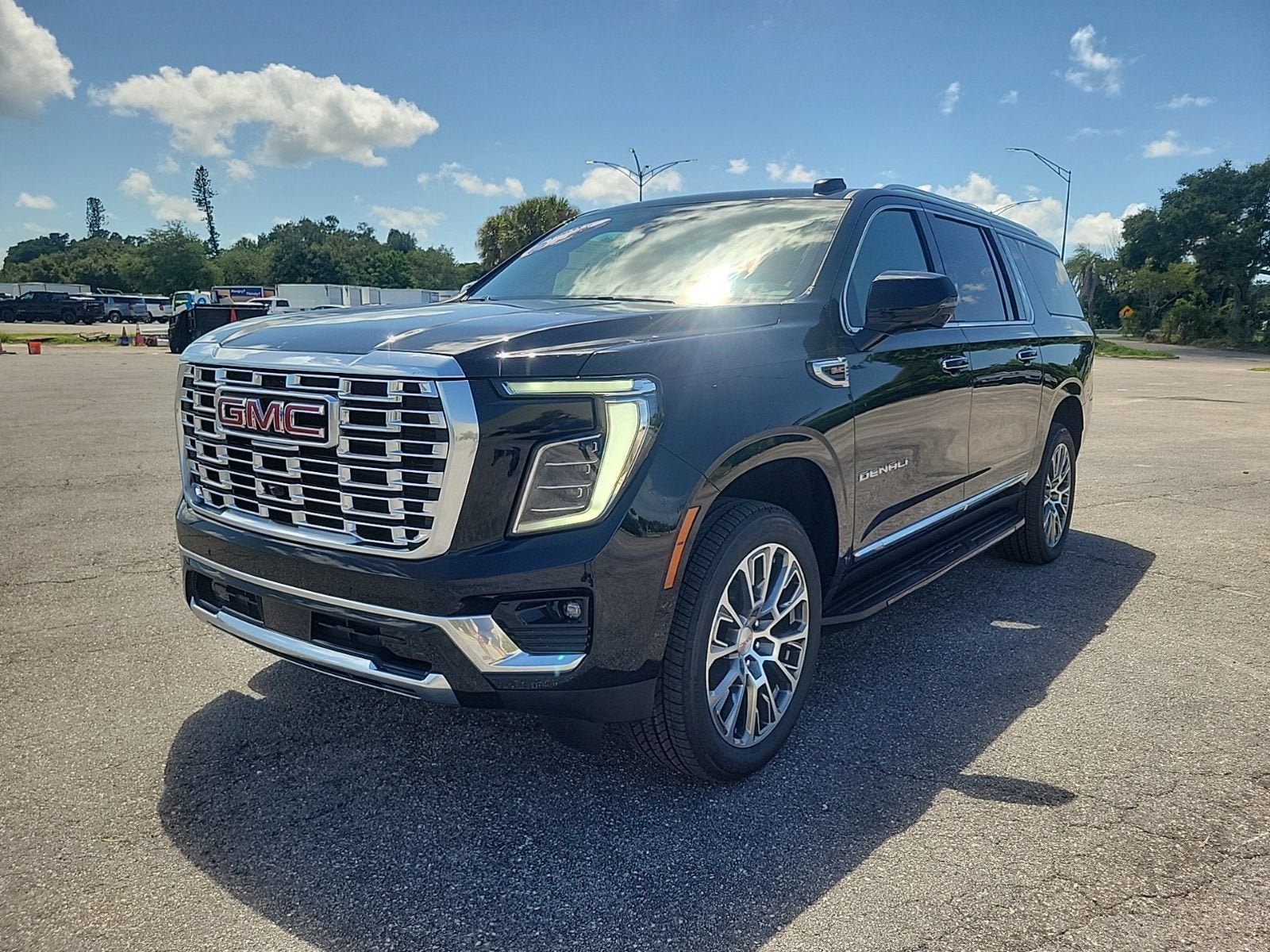 New 2026 GMC Yukon XL Denali AWD/4WD image 2
