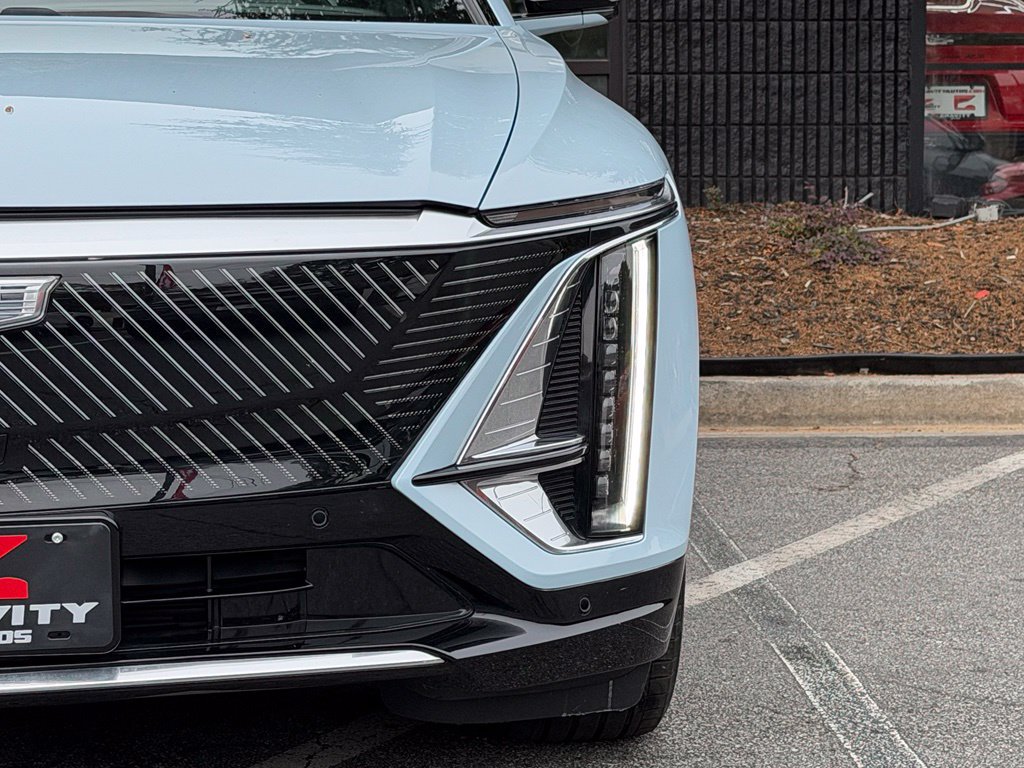 Used 2024 Cadillac Lyriq Luxury AWD/4WD image 5