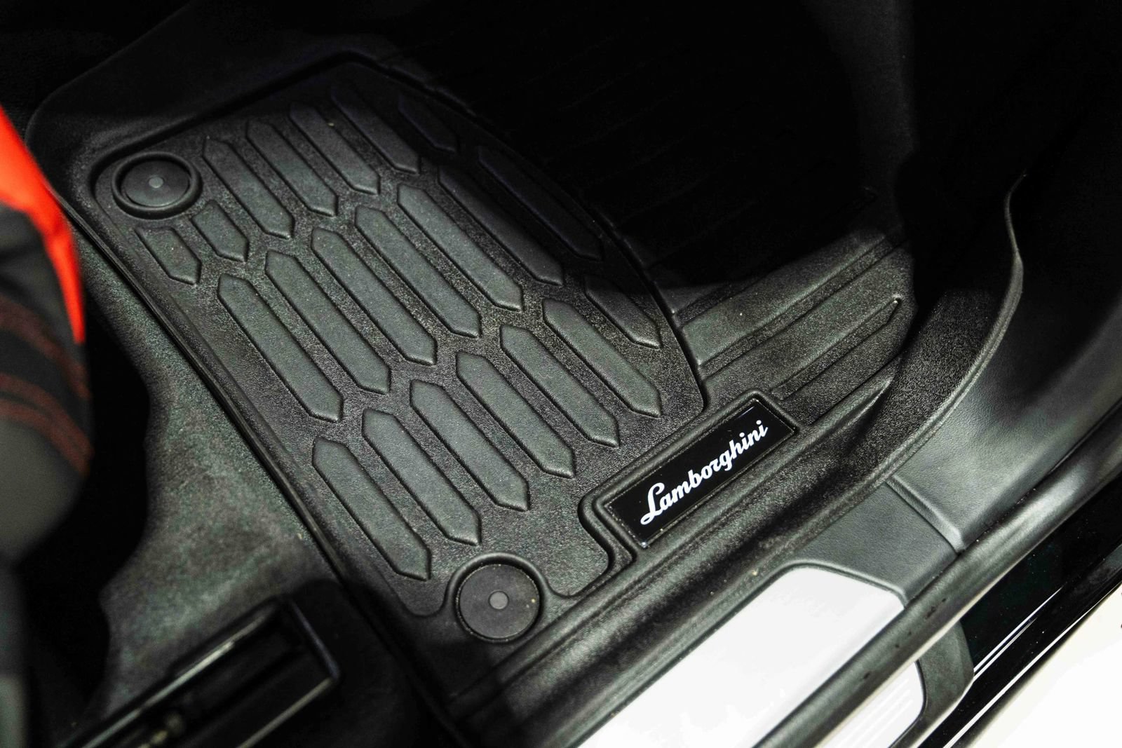 Used 2022 Lamborghini Urus AWD/4WD image 35