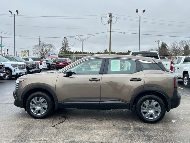 Used 2025 Nissan Kicks S image 4
