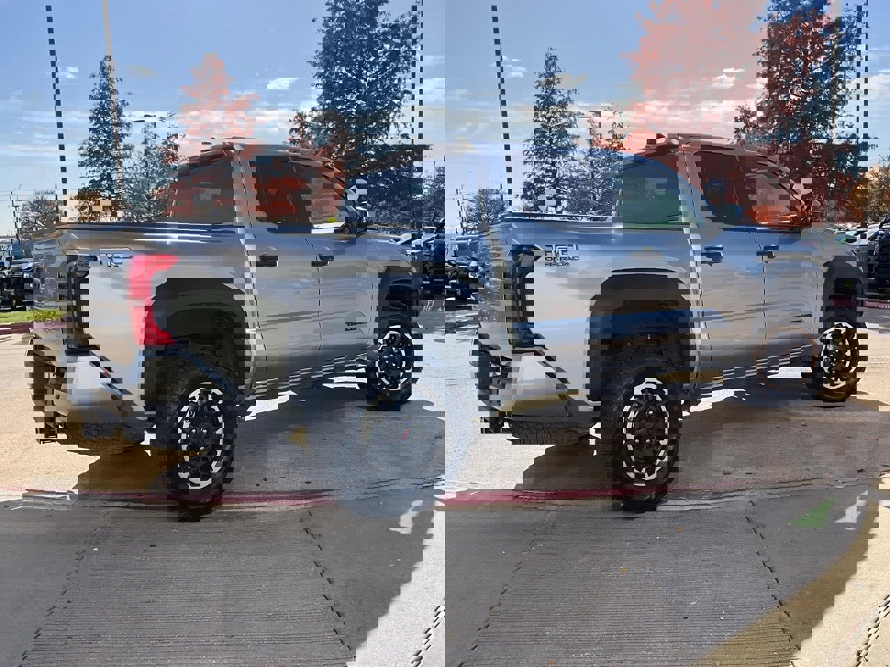 Used 2025 Toyota Tacoma TRD Off-Road image 6