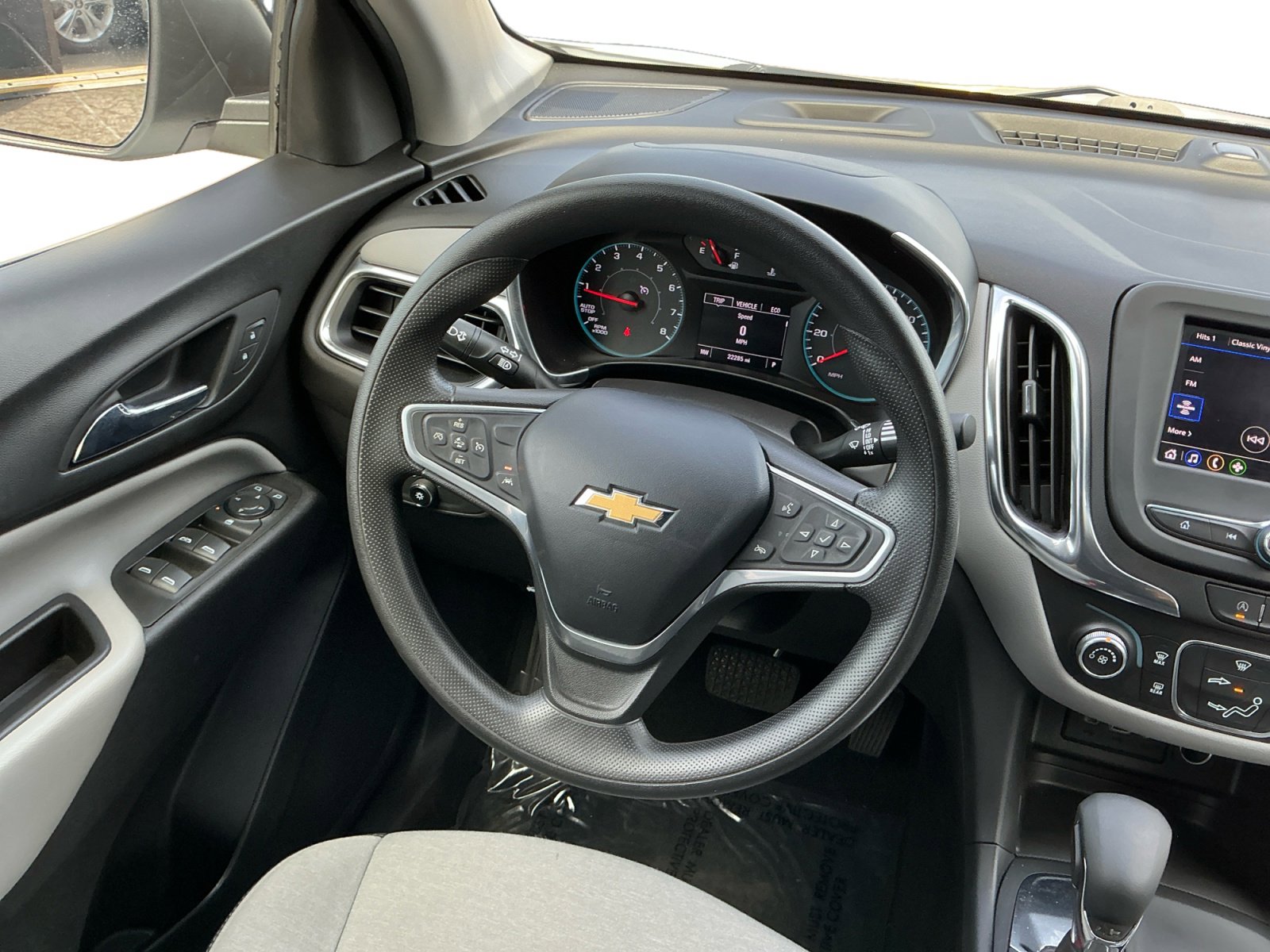 Used 2022 Chevrolet Equinox LS FWD image 11