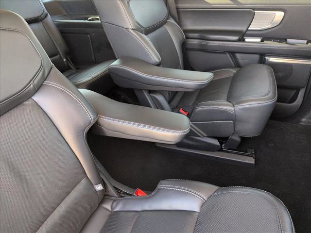 Certified 2025 Ford Expedition Platinum image 21