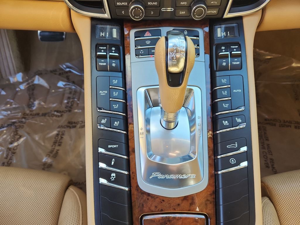 Used 2013 Porsche Panamera 4 Platinum Edition image 16