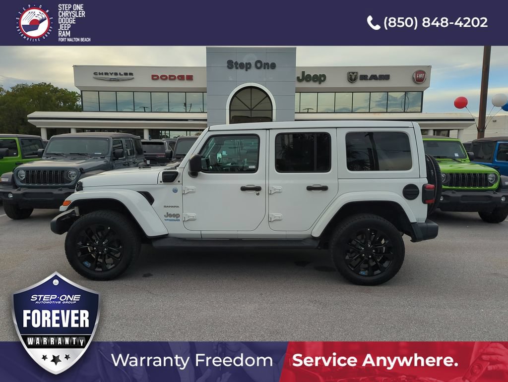 Used 2022 Jeep Wrangler Unlimited Sahara AWD/4WD image 3