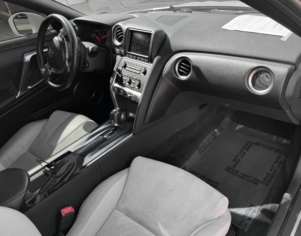 Used 2009 Nissan GT-R Premium AWD/4WD image 26