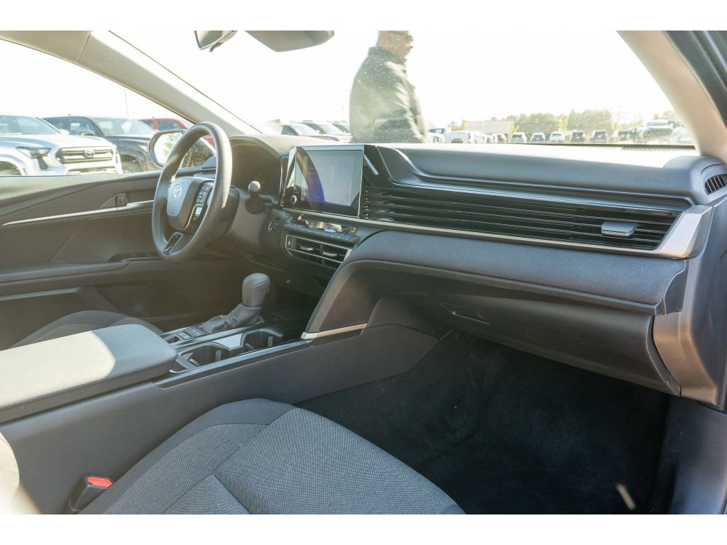 Used 2025 Toyota Camry LE FWD image 17